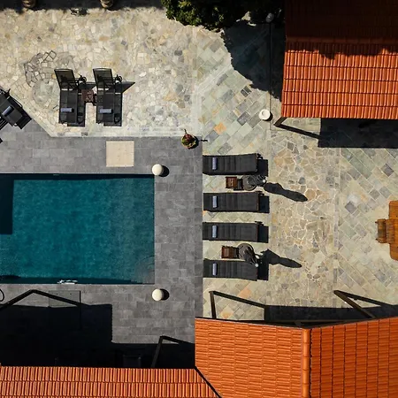 Fluvian Villa *